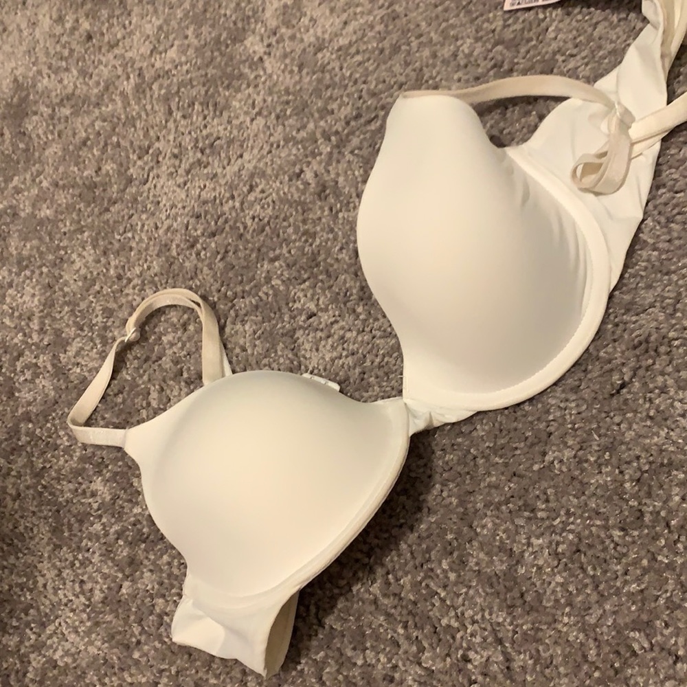 Victoria’s Secret white bra